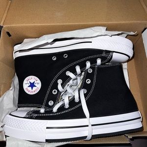 Size 6 (fits like woman’s 7.5/8) Converse High Top platform